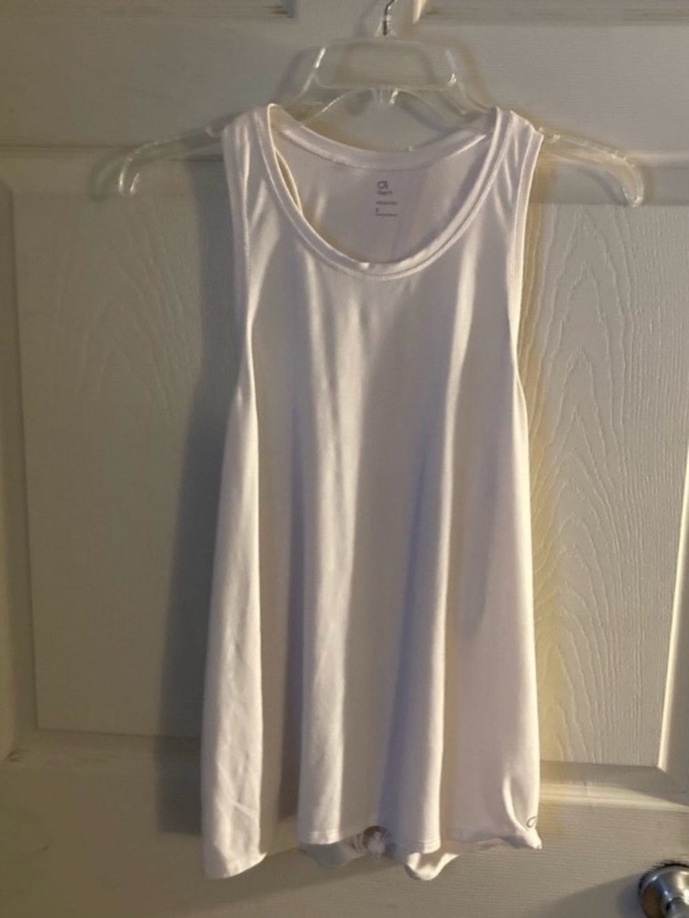 GapFit Breathe Women’s White Tie-Back Tank Top. Size S